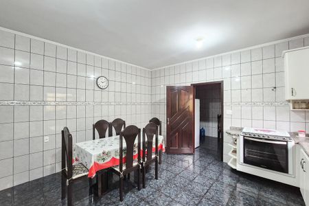 Casa à venda com 392m², 4 quartos e 2 vagas Casa à venda com 392m², 4 quartos e 2 vagasCozinha