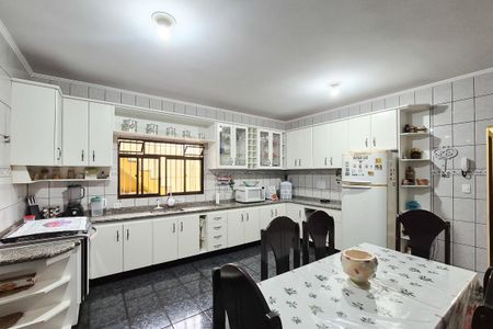 Casa à venda com 392m², 4 quartos e 2 vagas Casa à venda com 392m², 4 quartos e 2 vagasCozinha