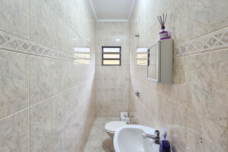 Casa à venda com 392m², 4 quartos e 2 vagas Casa à venda com 392m², 4 quartos e 2 vagasLavabo