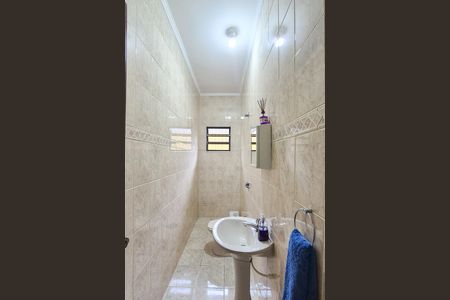 Casa à venda com 392m², 4 quartos e 2 vagas Casa à venda com 392m², 4 quartos e 2 vagasLavabo