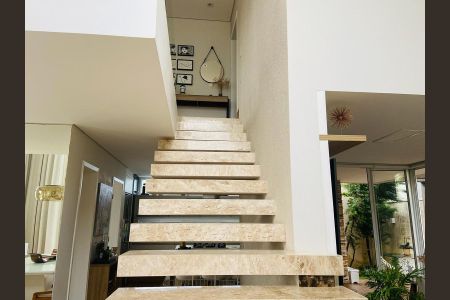 Casa de condomínio à venda com 230m², 2 quartos e 2 vagas Casa de condomínio à venda com 230m², 2 quartos e 2 vagasÁrea externa