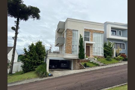 Casa de condomínio à venda com 230m², 2 quartos e 2 vagas Casa de condomínio à venda com 230m², 2 quartos e 2 vagasFachada
