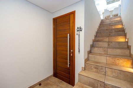 Casa de condomínio à venda com 230m², 2 quartos e 2 vagas Casa de condomínio à venda com 230m², 2 quartos e 2 vagasÁrea externa