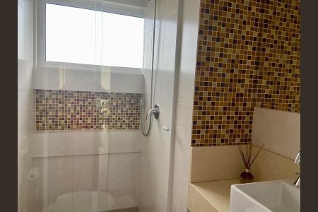 Casa de condomínio à venda com 230m², 2 quartos e 2 vagas Casa de condomínio à venda com 230m², 2 quartos e 2 vagasBanheiro