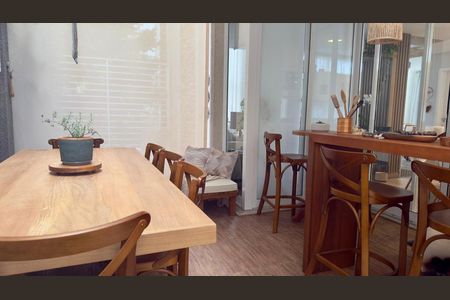 Casa de condomínio à venda com 230m², 2 quartos e 2 vagas Casa de condomínio à venda com 230m², 2 quartos e 2 vagasSala de Jantar