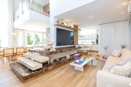 Casa de condomínio à venda com 230m², 2 quartos e 2 vagas Casa de condomínio à venda com 230m², 2 quartos e 2 vagasSala