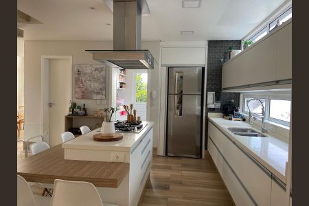 Casa de condomínio à venda com 230m², 2 quartos e 2 vagas Casa de condomínio à venda com 230m², 2 quartos e 2 vagasCozinha