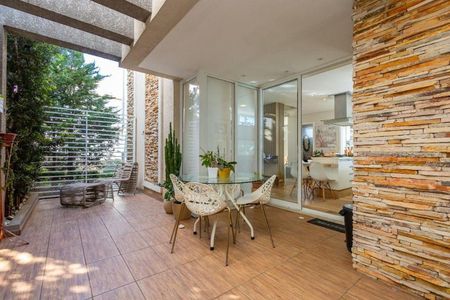 Casa de condomínio à venda com 230m², 2 quartos e 2 vagas Casa de condomínio à venda com 230m², 2 quartos e 2 vagasSala de Jantar
