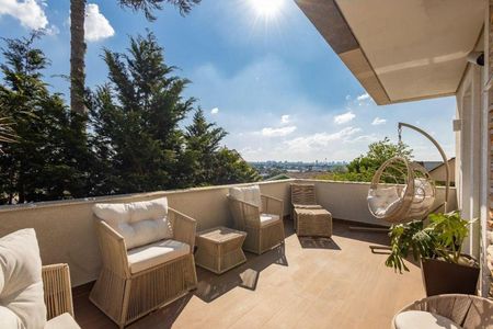 Casa de condomínio à venda com 230m², 2 quartos e 2 vagas Casa de condomínio à venda com 230m², 2 quartos e 2 vagasÁrea externa
