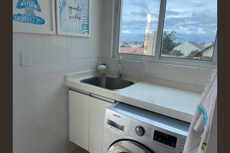 Casa de condomínio à venda com 230m², 2 quartos e 2 vagas Casa de condomínio à venda com 230m², 2 quartos e 2 vagasÁrea de Serviço