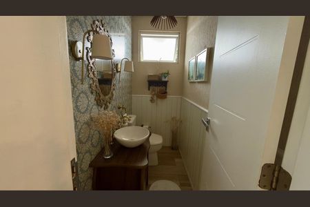 Casa de condomínio à venda com 230m², 2 quartos e 2 vagas Casa de condomínio à venda com 230m², 2 quartos e 2 vagasBanheiro