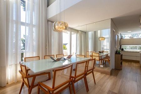 Casa de condomínio à venda com 230m², 2 quartos e 2 vagas Casa de condomínio à venda com 230m², 2 quartos e 2 vagasSala de Jantar