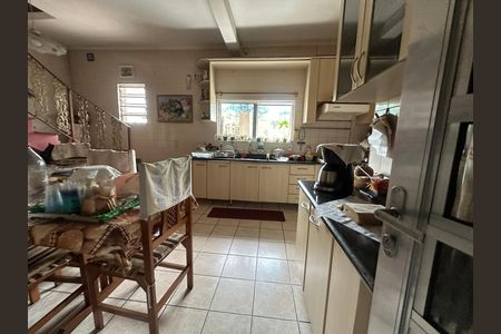 Casa à venda com 199m², 3 quartos e 2 vagas Casa à venda com 199m², 3 quartos e 2 vagasCozinha