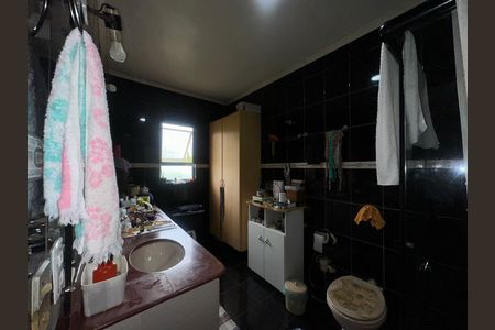 Casa à venda com 199m², 3 quartos e 2 vagas Casa à venda com 199m², 3 quartos e 2 vagasBanheiro da Suíte