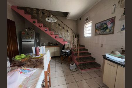 Casa à venda com 199m², 3 quartos e 2 vagas Casa à venda com 199m², 3 quartos e 2 vagasCozinha