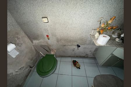 Casa à venda com 199m², 3 quartos e 2 vagas Casa à venda com 199m², 3 quartos e 2 vagasBanheiro 2