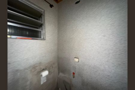 Casa à venda com 199m², 3 quartos e 2 vagas Casa à venda com 199m², 3 quartos e 2 vagasBanheiro 2