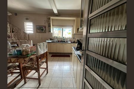 Casa à venda com 199m², 3 quartos e 2 vagas Casa à venda com 199m², 3 quartos e 2 vagasCozinha