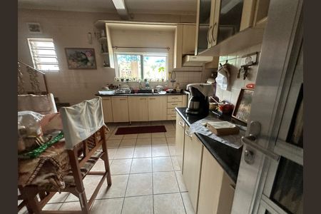Casa à venda com 199m², 3 quartos e 2 vagas Casa à venda com 199m², 3 quartos e 2 vagasCozinha