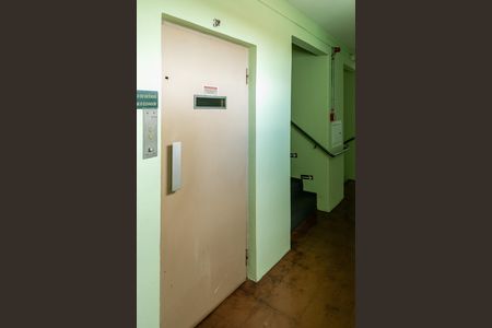 Studio para alugar com 28m², 1 quarto e sem vaga Studio para alugar com 28m², 1 quarto e sem vagaHall do Elevador