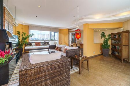 Apartamento à venda com 3 quartos, 230m² em Vila Paulista, São Paulo