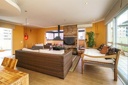 Apartamento à venda com 3 quartos, 230m² em Vila Paulista, São Paulo