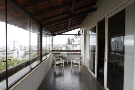 Casa para alugar com 500m², 4 quartos e 3 vagasVaranda da Sala