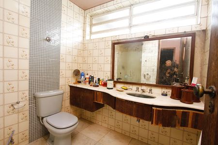 Casa para alugar com 500m², 4 quartos e 3 vagasBanheiro da Suíte