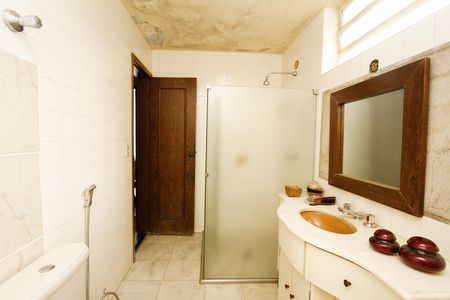 Casa para alugar com 500m², 4 quartos e 3 vagasBanheiro social