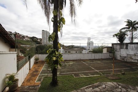 Casa para alugar com 500m², 4 quartos e 3 vagasQuadra Esportiva