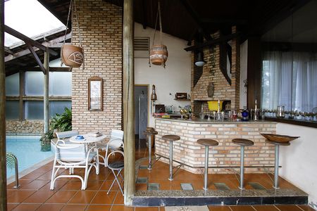 Casa para alugar com 500m², 4 quartos e 3 vagasPiscina