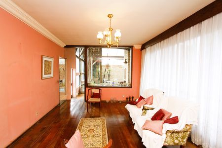 Casa para alugar com 500m², 4 quartos e 3 vagasSala