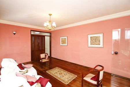 Casa para alugar com 500m², 4 quartos e 3 vagasSala