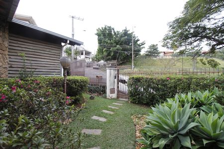 Casa para alugar com 500m², 4 quartos e 3 vagasEntrada