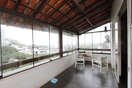 Casa para alugar com 500m², 4 quartos e 3 vagasVaranda da Sala
