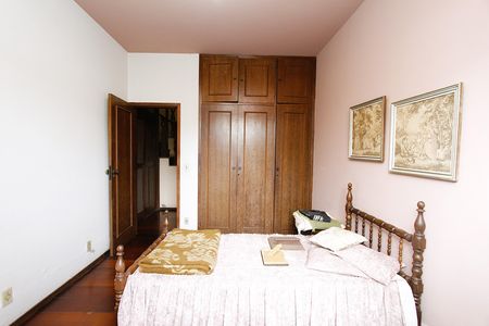 Casa para alugar com 500m², 4 quartos e 3 vagasQuarto 