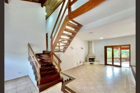 Casa à venda com 5 quartos, 360m² em São Fernando Residencia, Barueri