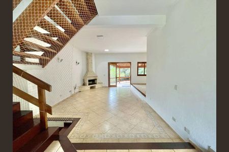 Casa à venda com 5 quartos, 360m² em São Fernando Residencia, Barueri