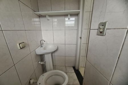 Banheiro de casa para alugar com 1 quarto, 35m² em Jardim Aricanduva, São Paulo