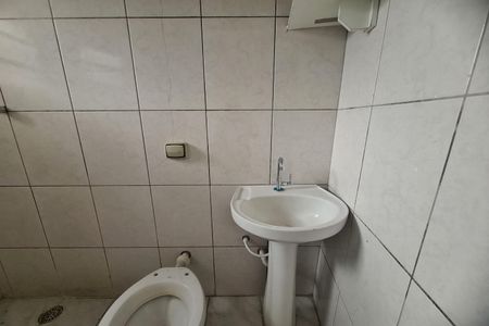 Casa para alugar com 35m², 1 quarto e sem vaga Casa para alugar com 35m², 1 quarto e sem vagaBanheiro
