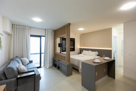 Sala de kitnet/studio para alugar com 1 quarto, 48m² em Centro, Campinas