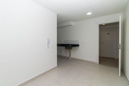 Sala de apartamento para alugar com 2 quartos, 34m² em Parque Industrial Tomas Edson, São Paulo