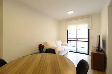 Sala de apartamento para alugar com 2 quartos, 58m² em Vila Nova Conceição, São Paulo