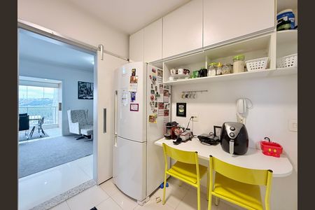 Apartamento à venda com 95m², 3 quartos e 2 vagas Apartamento à venda com 95m², 3 quartos e 2 vagasCozinha