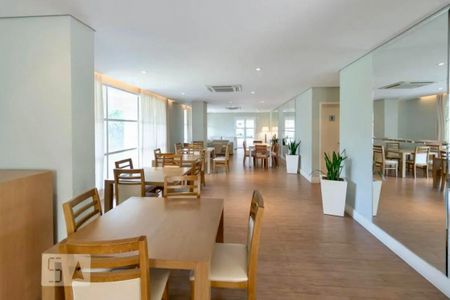 Apartamento à venda com 95m², 3 quartos e 2 vagas Apartamento à venda com 95m², 3 quartos e 2 vagasSalão de Festas