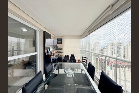 Apartamento à venda com 95m², 3 quartos e 2 vagas Apartamento à venda com 95m², 3 quartos e 2 vagasVaranda