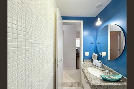 Apartamento à venda com 95m², 3 quartos e 2 vagas Apartamento à venda com 95m², 3 quartos e 2 vagasBanheiro Social