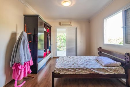 Casa de condomínio à venda com 800m², 4 quartos e 6 vagas Casa de condomínio à venda com 800m², 4 quartos e 6 vagasSuíte 3
