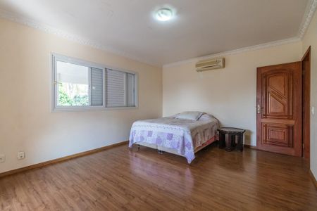 Casa de condomínio à venda com 800m², 4 quartos e 6 vagas Casa de condomínio à venda com 800m², 4 quartos e 6 vagasSuíte 4