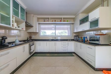 Casa de condomínio à venda com 800m², 4 quartos e 6 vagas Casa de condomínio à venda com 800m², 4 quartos e 6 vagasCozinha